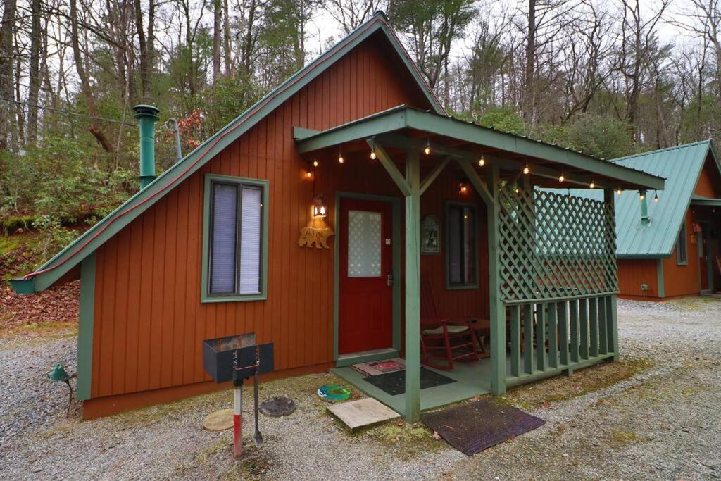 Cute Updated Mountain Cabin Fireplace #3 Helen Bagian luar foto