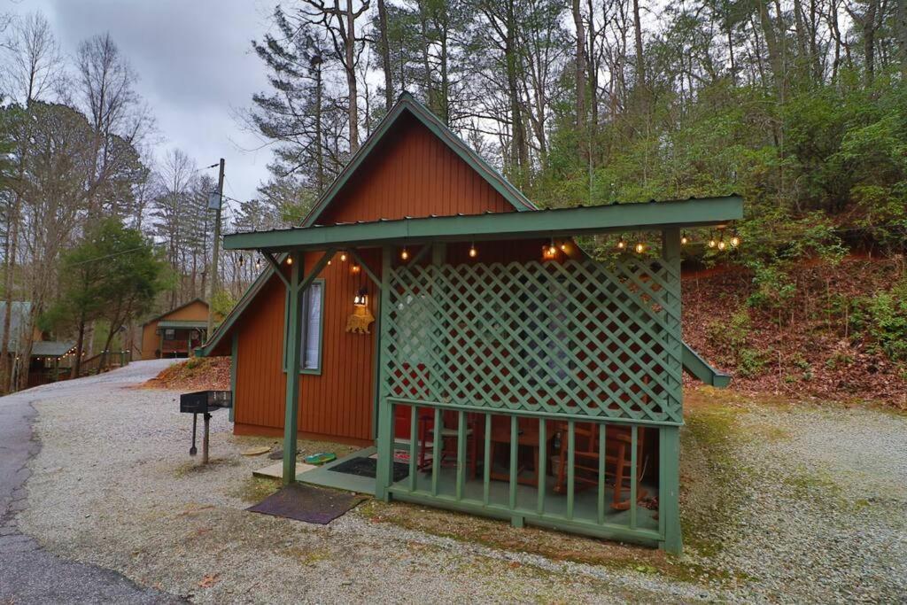 Cute Updated Mountain Cabin Fireplace #3 Helen Bagian luar foto