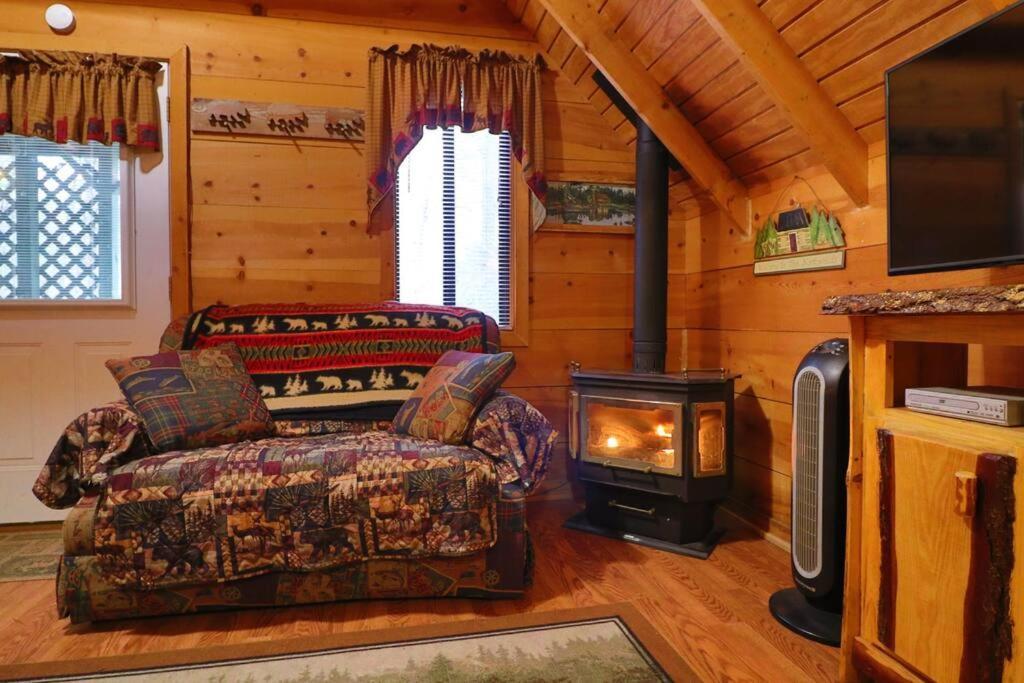 Cute Updated Mountain Cabin Fireplace #3 Helen Bagian luar foto